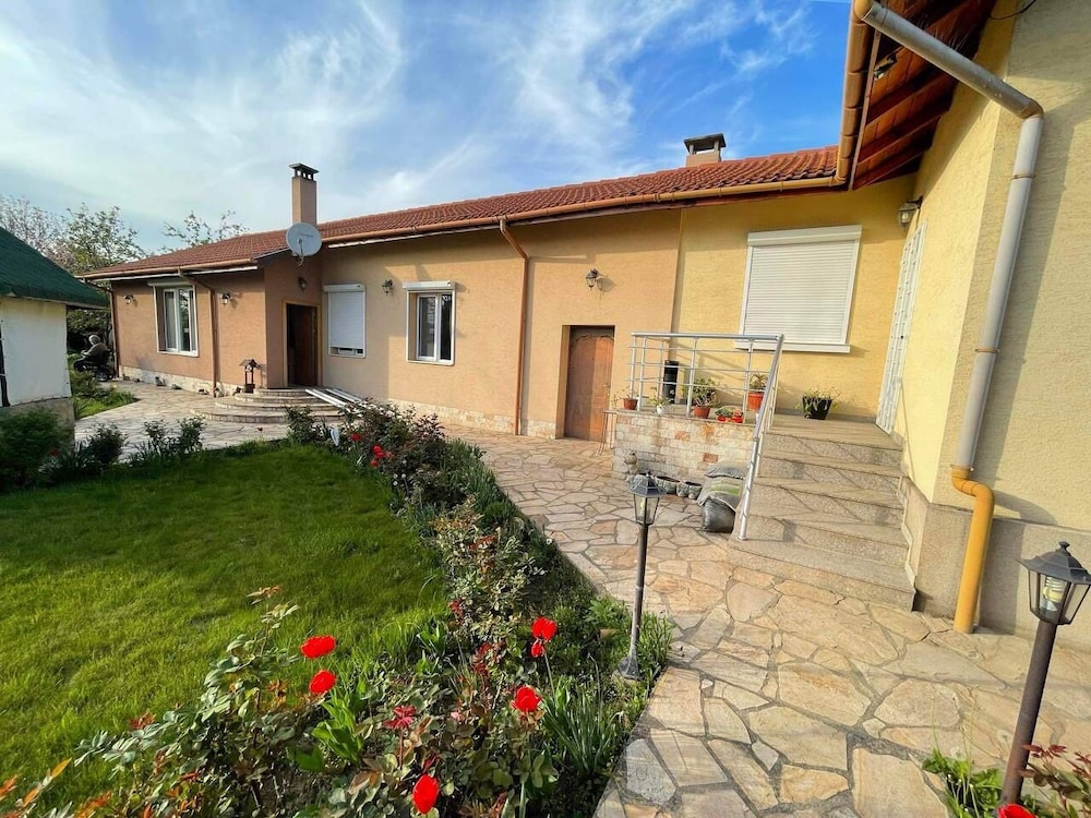 Guest House & Rooms Chris Toros