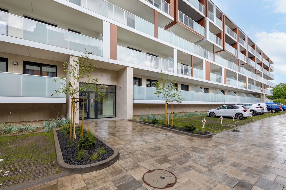 Apartment With Parking & A/C by Renters