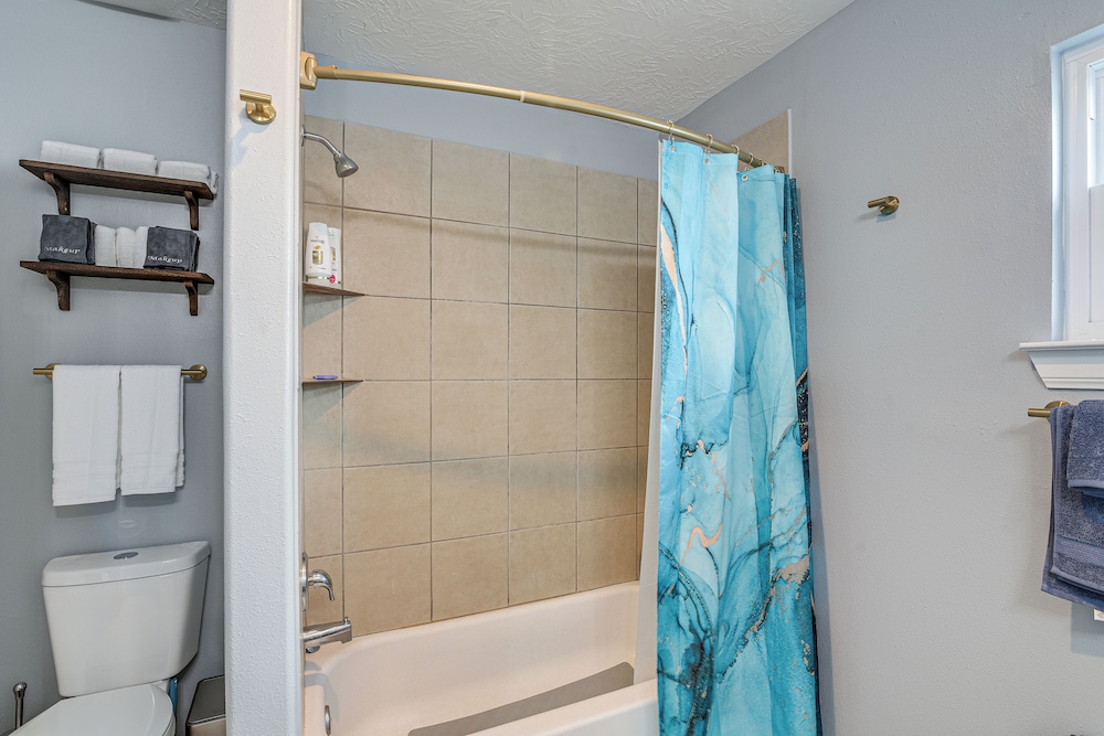 Private Home on Lagoon w/ Views in Hitchcock!