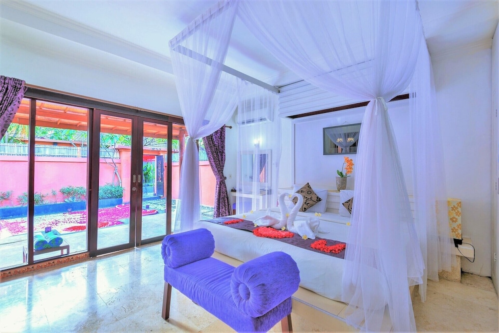 Private Pool Villas Kuta