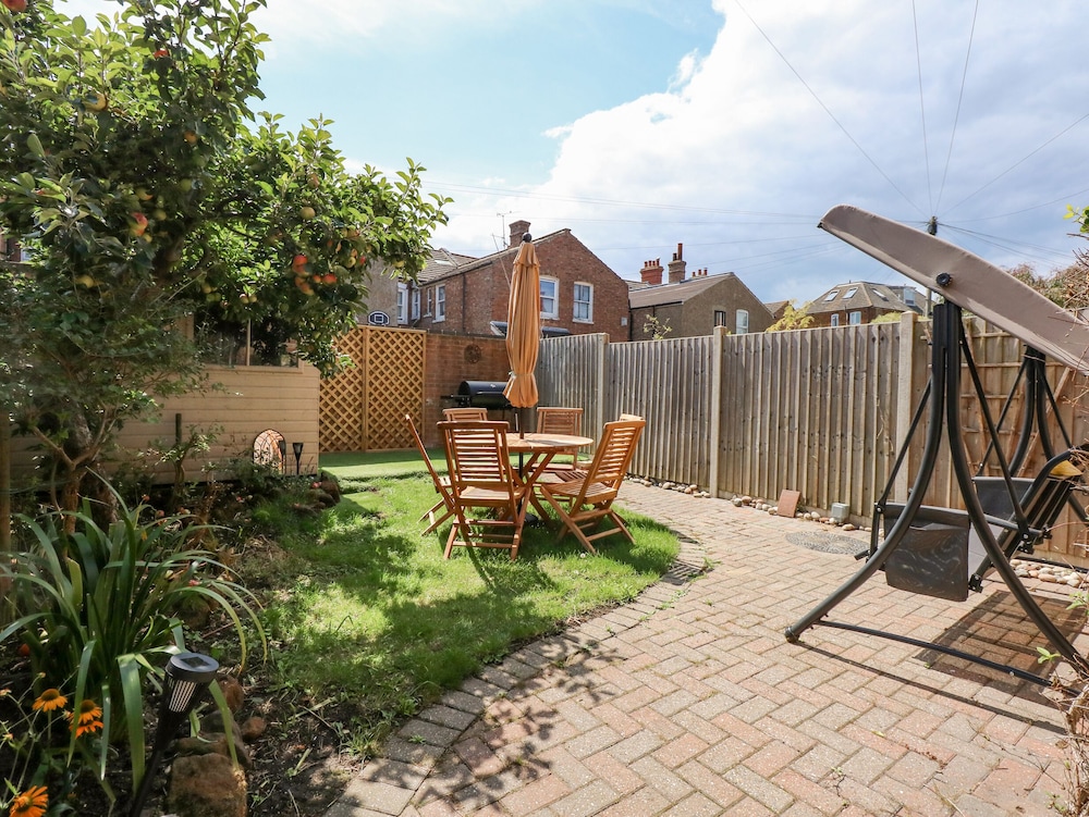 Apple Tree House