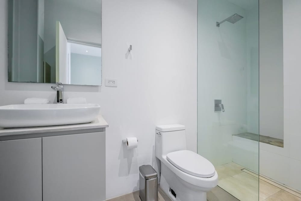 w Marvelous 2BR w Rooftop Pool In Casco Antiguo