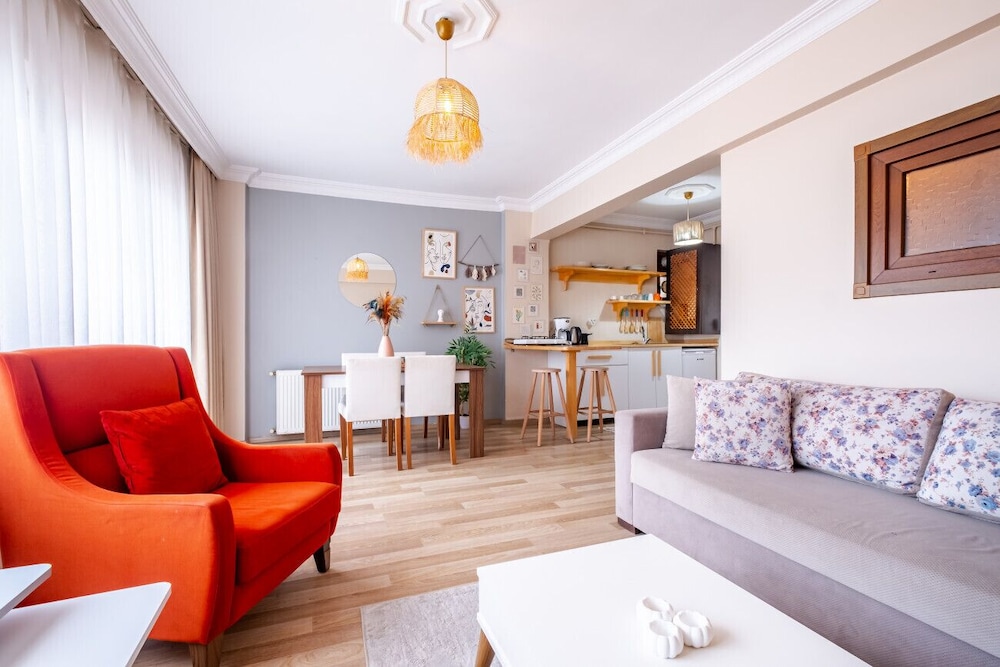 Flat With City View 5-min to Istiklal in Beyoglu