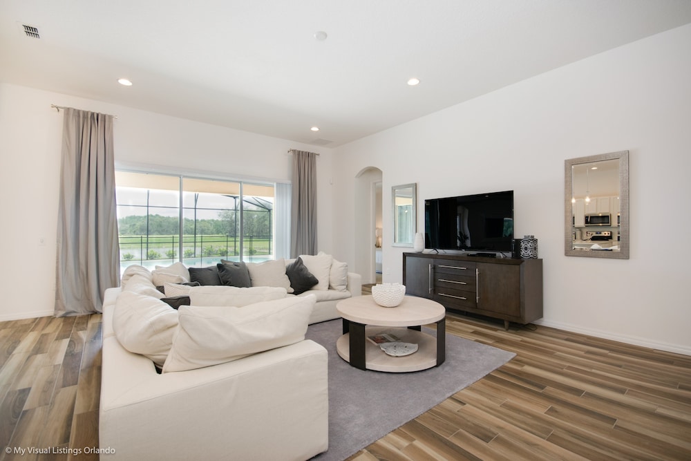 5 Bed 4,5 Ba Villa Private Pool & Spa view 5