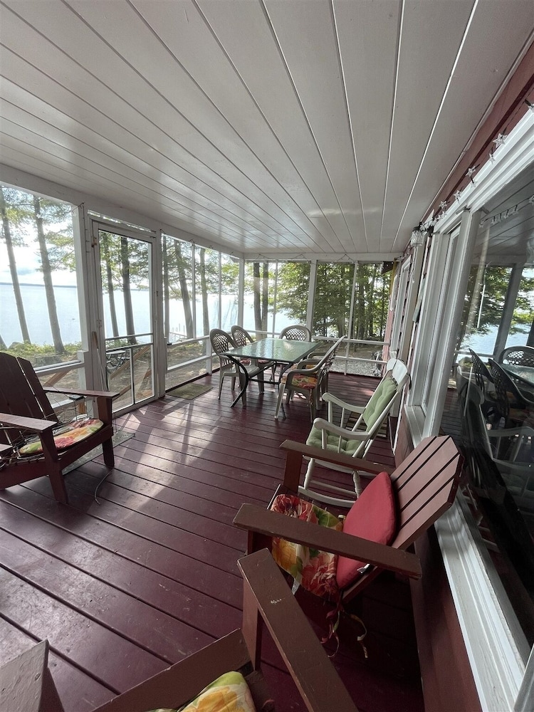 Placyd Pines Limit 8 4 Bedroom Cottage by RedAwning view 5