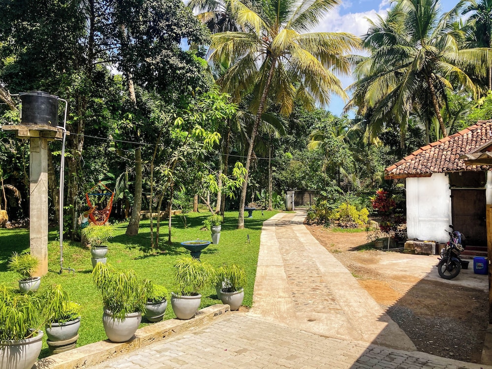 Queen's Villa