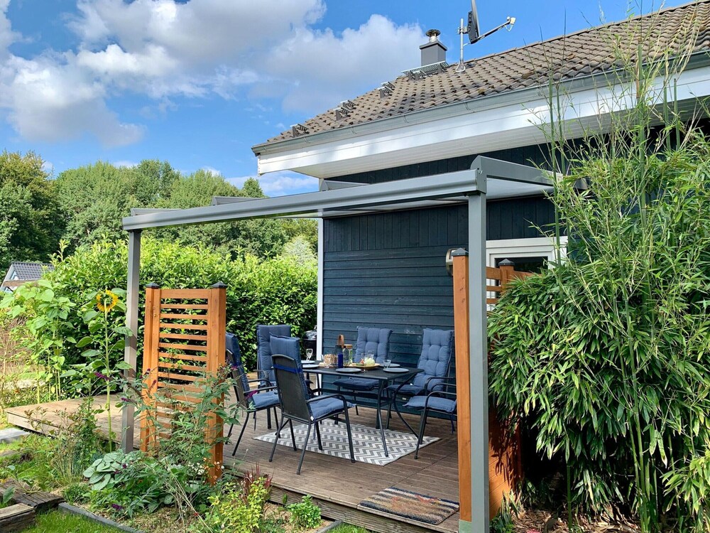 Lovely Holiday Home in Dummer Near Lake