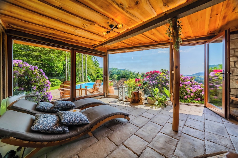 Castle View Haven With Wellness And Pool