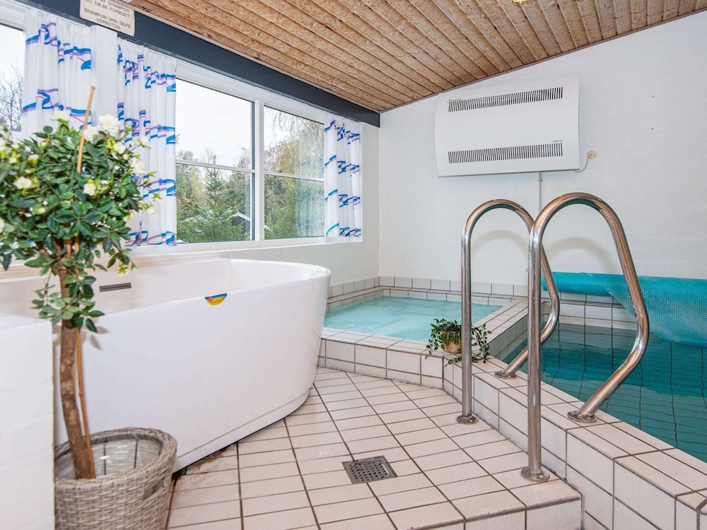 12 Person Holiday Home in Ebeltoft view 4
