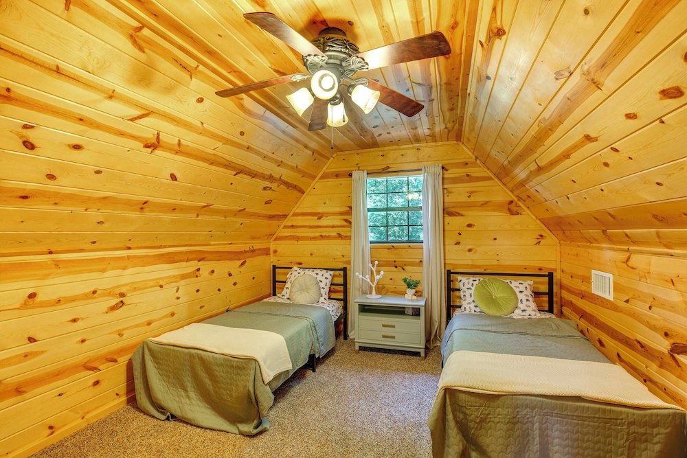 Cabin on Lake Raymond Gary w/ Dock, Grill & Views! view 3