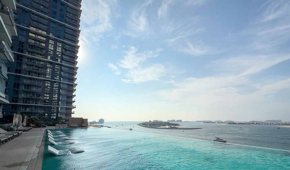 LUX The Atlantis View Luxury Beach Suite