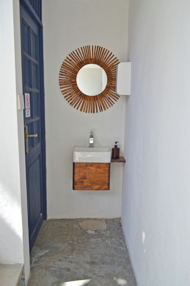 Athirige Boutique House