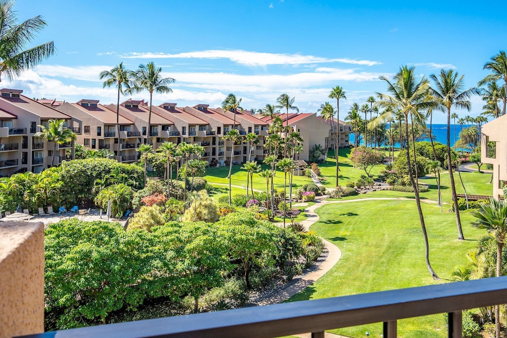Kamaole Sands 3-406 - Modern Kitchen, Large Lanai, Enclosed Private MB, Split AC