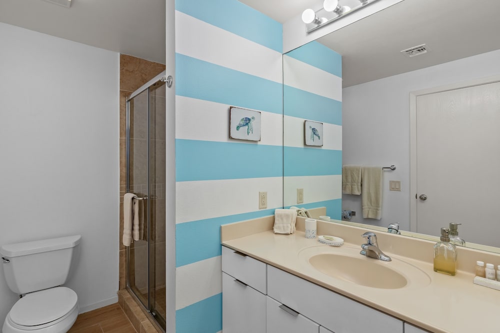 Las Villas Condo Unit 301 - 5 Night Minimum Stays 3 Bedroom Condo