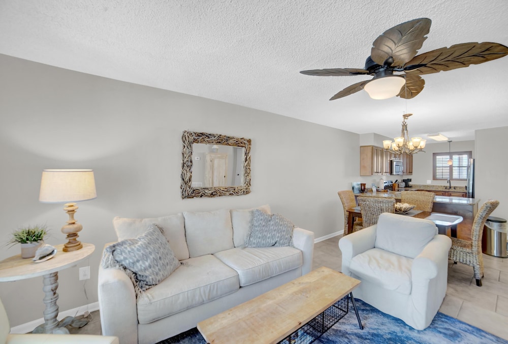 Seaside Beach & Racquet 2303