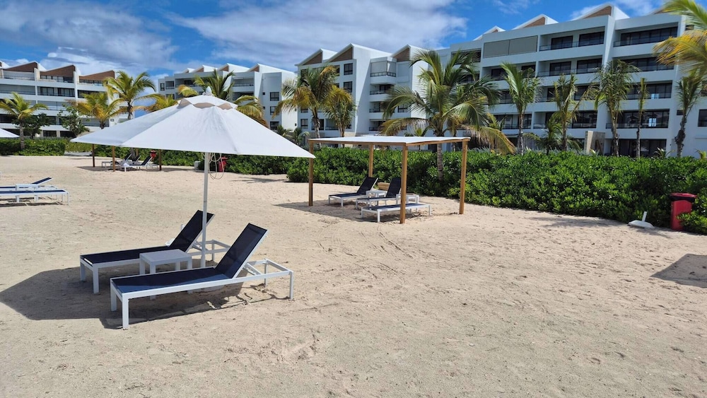 Luxury Beach Penthouse Jacuzzi & Lagoon View