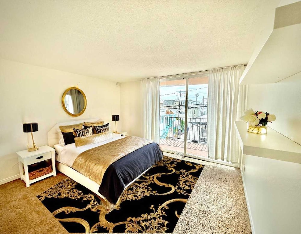 Mission Beach Bayfront Two-story bay View Condo
