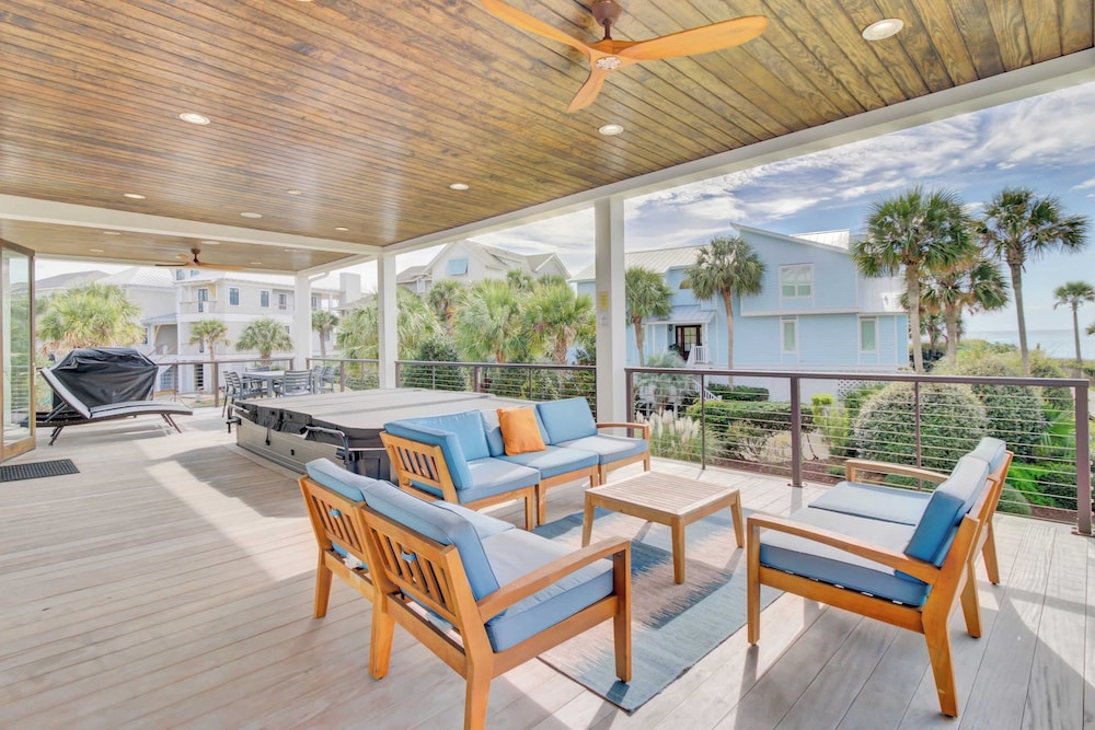7 Beachwood East by Avantstay Steps to the Beach Ocean Views, Hot Tub, 7bdr