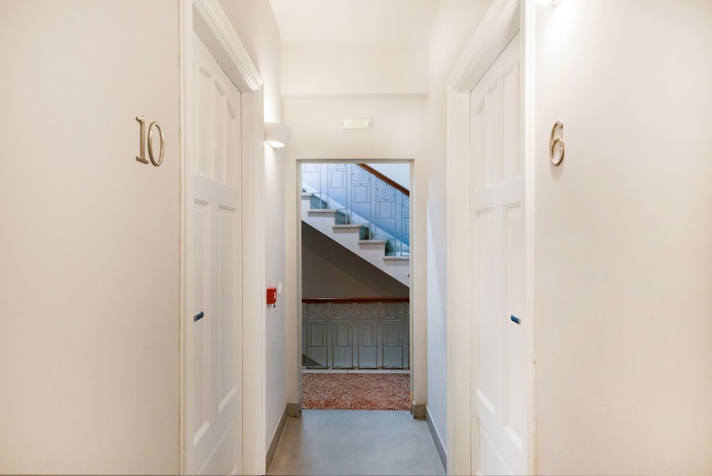 MONK Monastiraki Suites