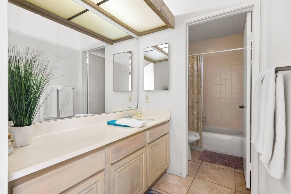@ Marbella Lane - Gem w/ Outdoor Fun Pool & Trails