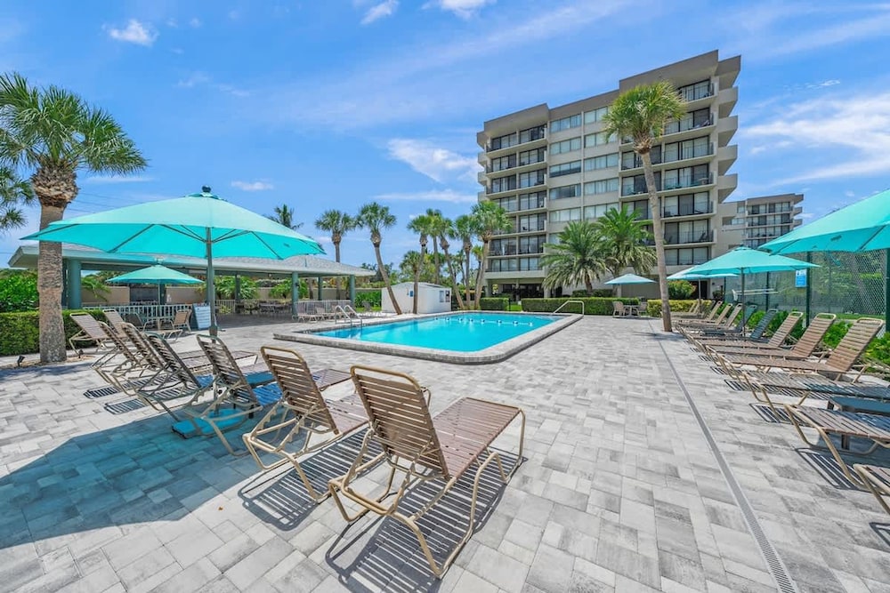 Upgraded Lake House Condo 1min To Siesta Key Beach