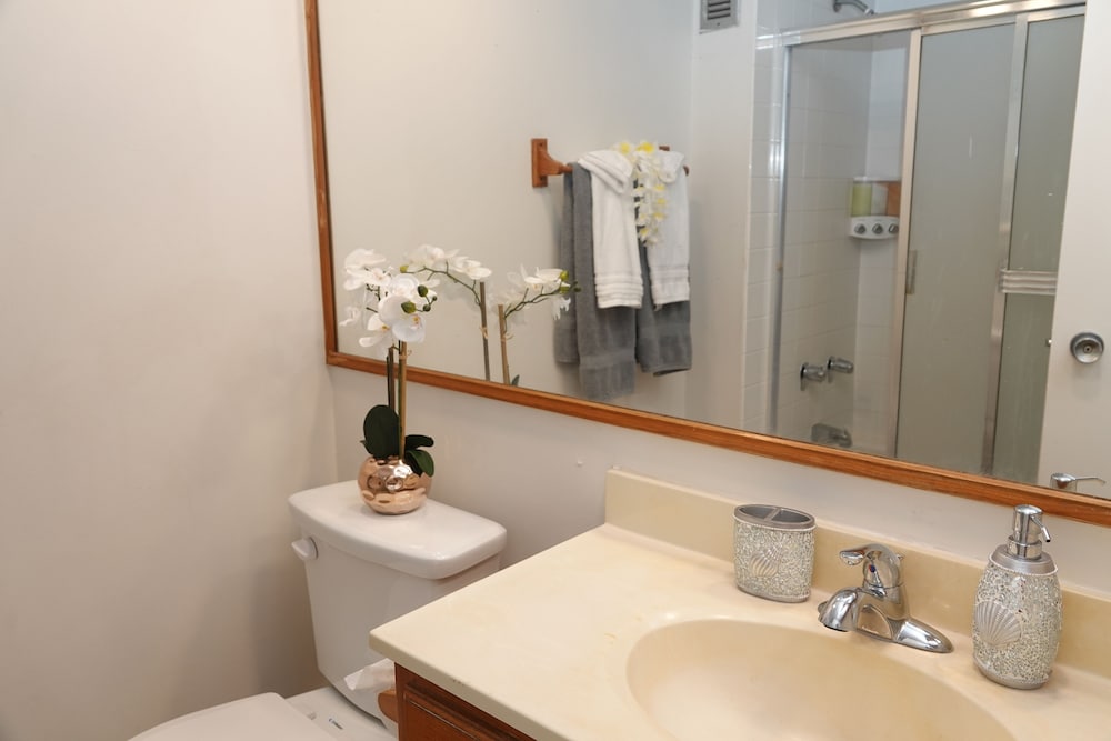 Tropical Studios at Marine Surf Waikiki