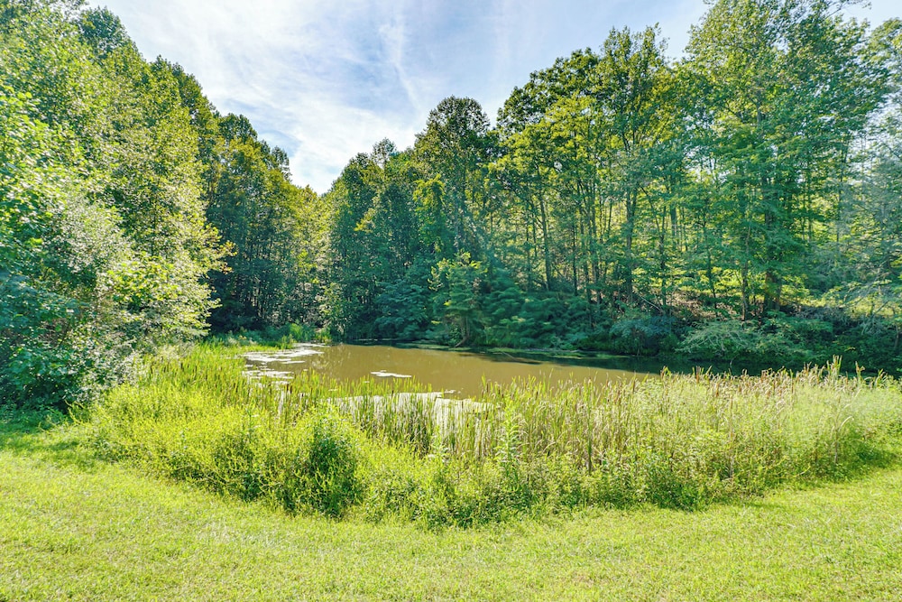 Hike, Fish & Golf: Condo 5 Mi to Ozone Falls!