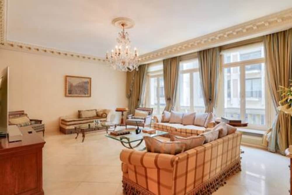 Royal Montaigne in Paris