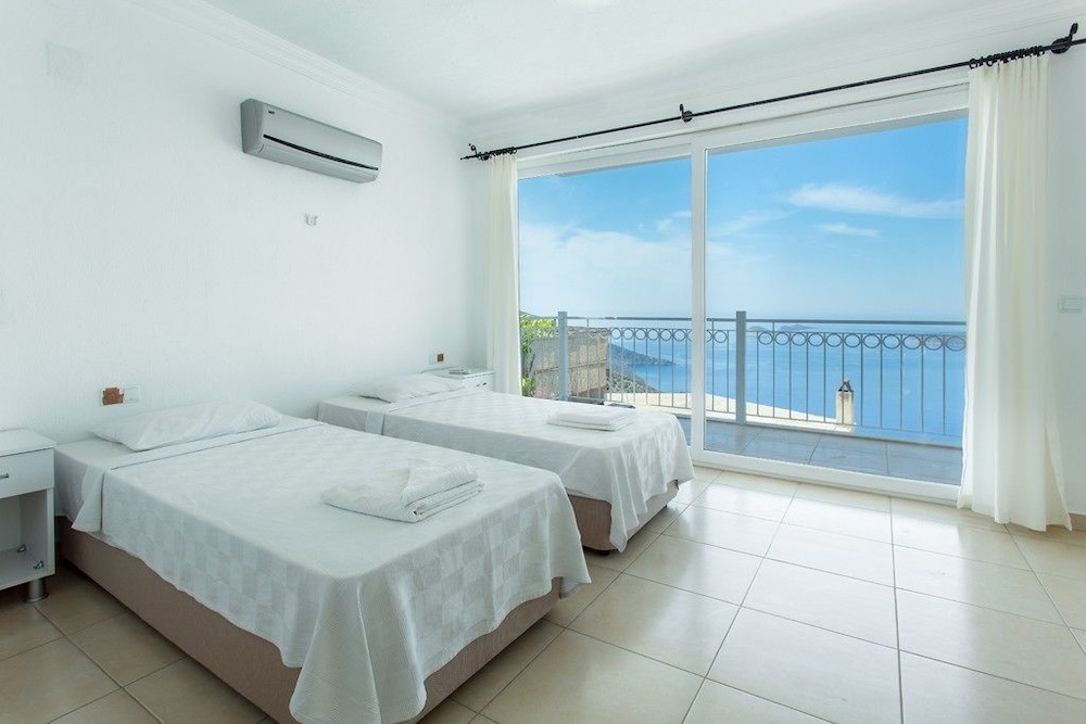 Villa Biba 2 by Lycia Collections view 3