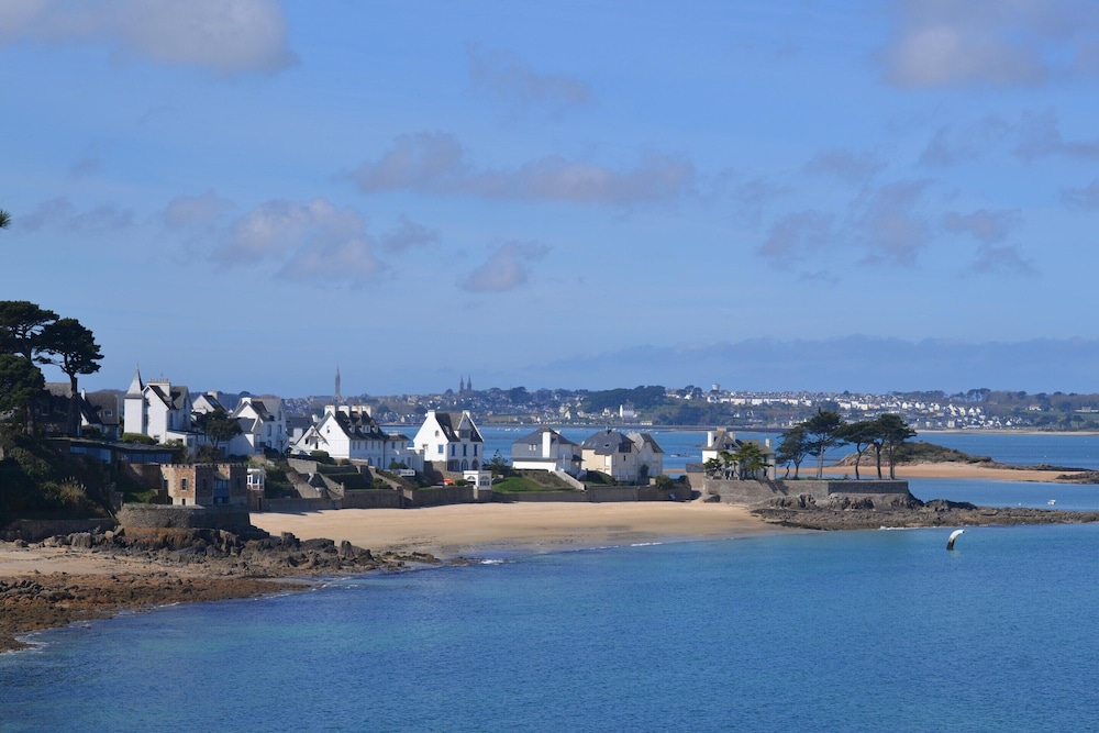 Apartment in Carantec Near Sandy Beaches