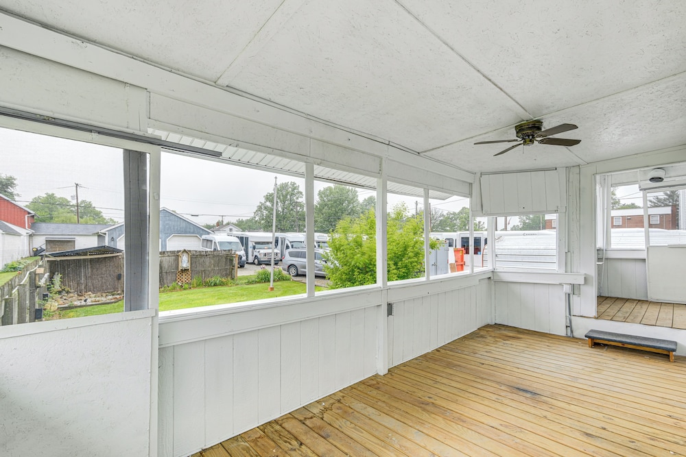 4 Mi to Lake: Unique Family Retreat in Akron Area