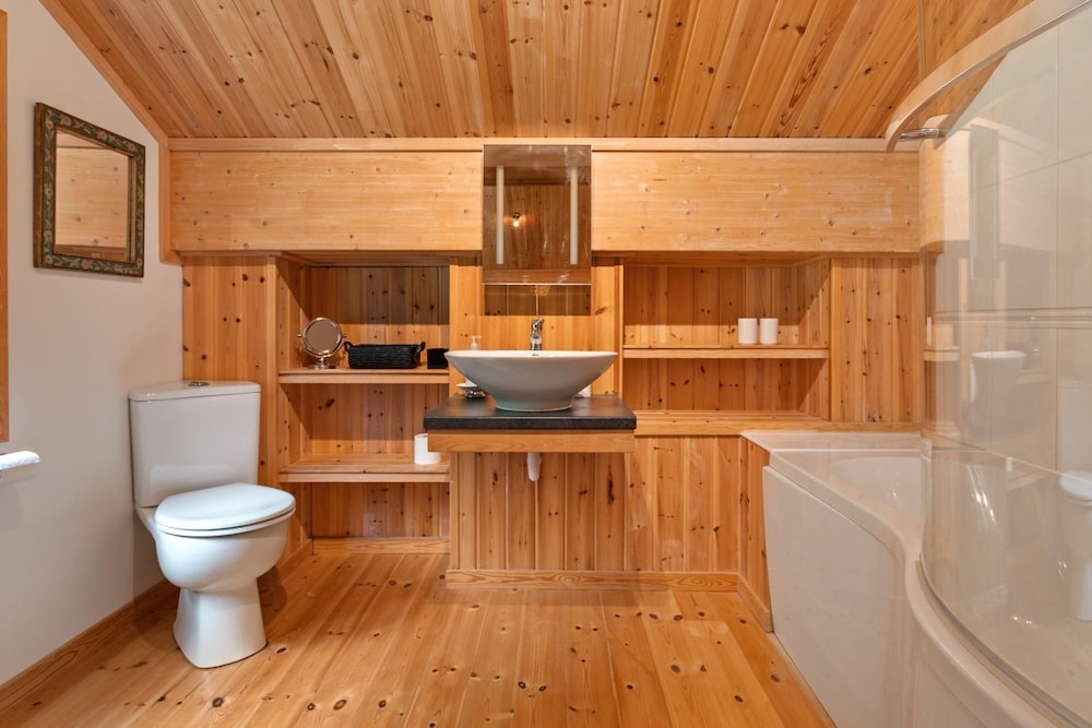 Lodge 5 Longbury - Luxury Lodge Woodland Views Restaurant and Spa Facilites