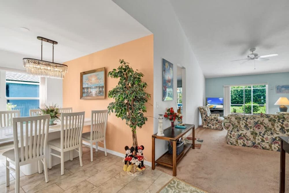 Minutes From Disney Themed 2 Bd Villa With Private Pool