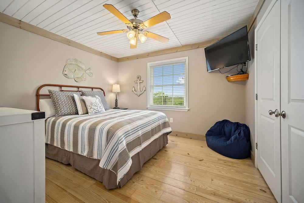 Don t Worry Beach Happy 6 BR 4 BA Sleeps 20
