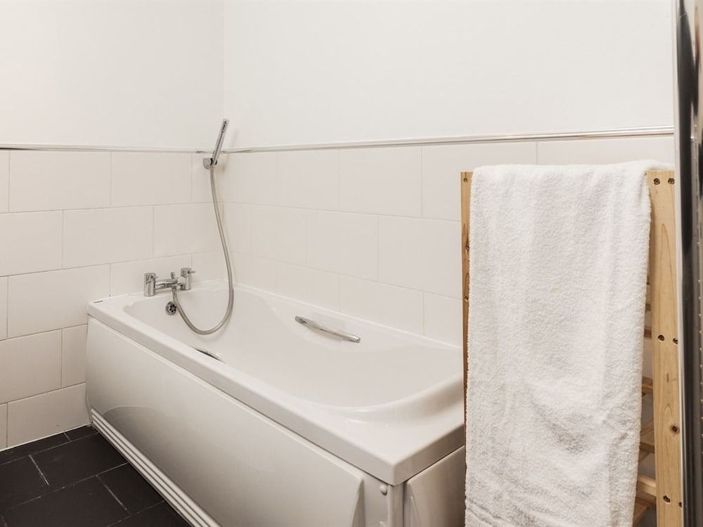 2 Bed Cozy Apartment near Regents Park with WiFi