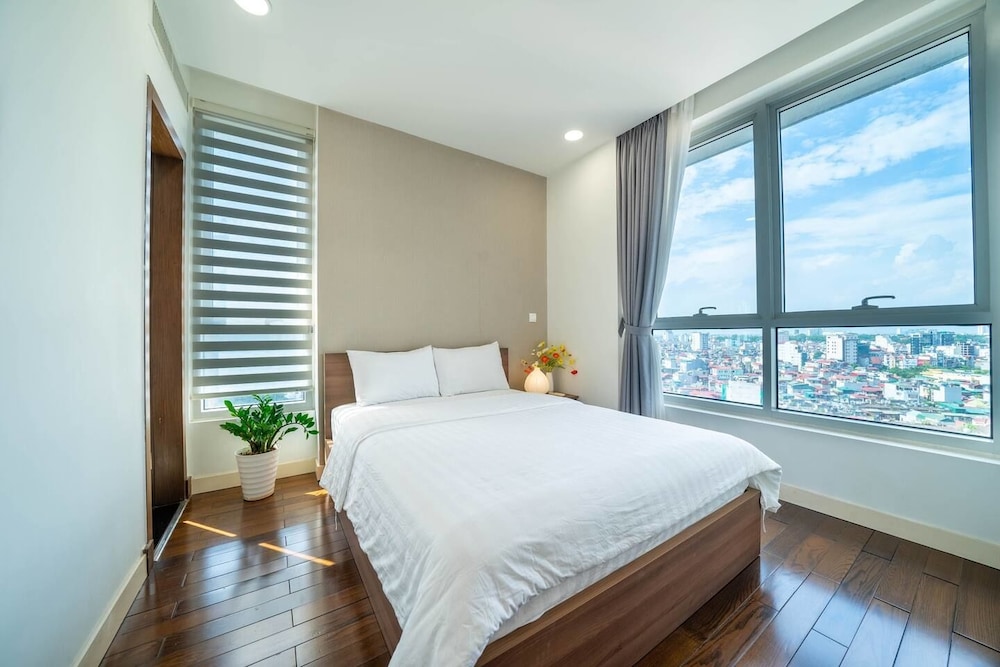 Bayhomes Lancaster Serviced Apartment