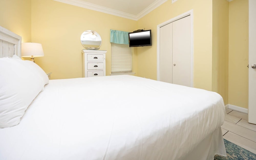 Phoenix Vii 71411 1 Bedroom Condo