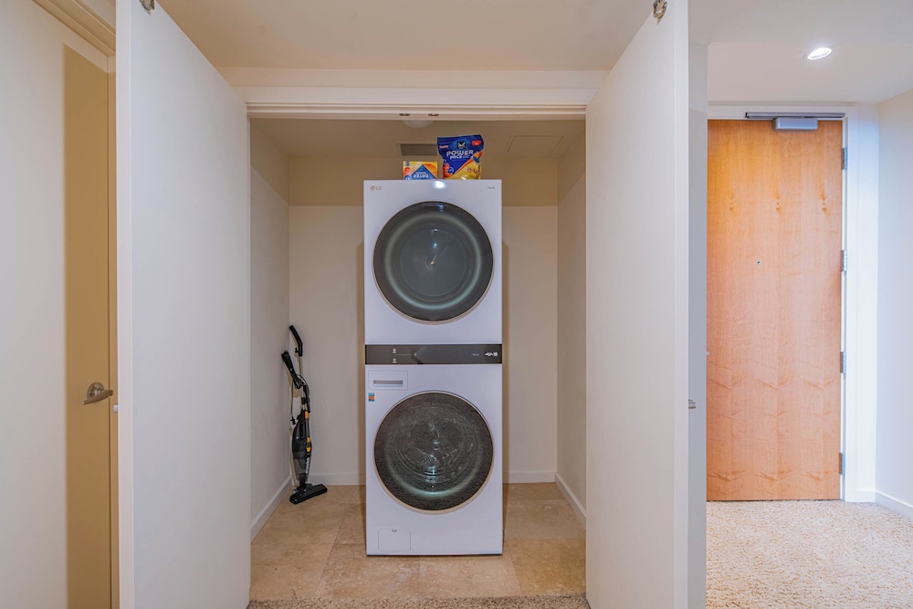 ROVE LIVING/KL - 44 Monroe