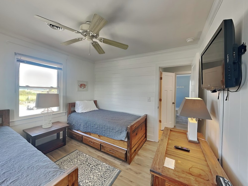 Kirk's Mema's Beach by Topsail Realty