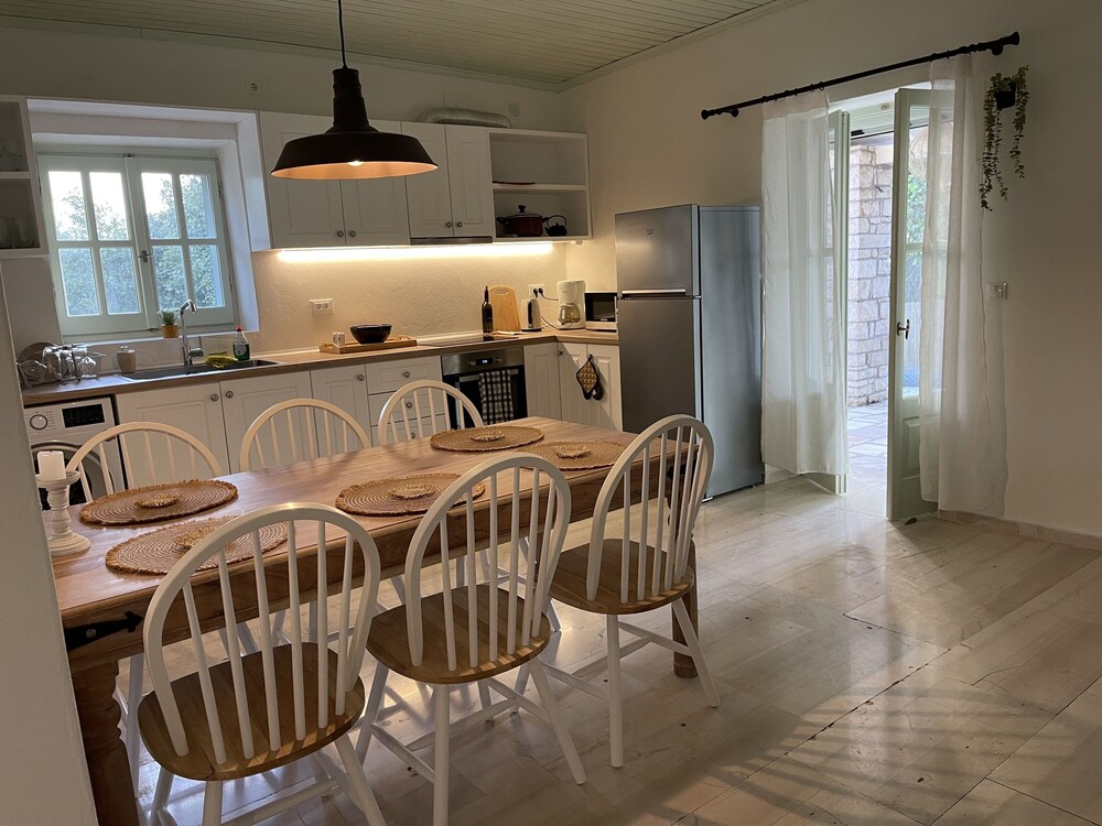 Villa Reggina by Konnect, 1.5km from Gaios view 5