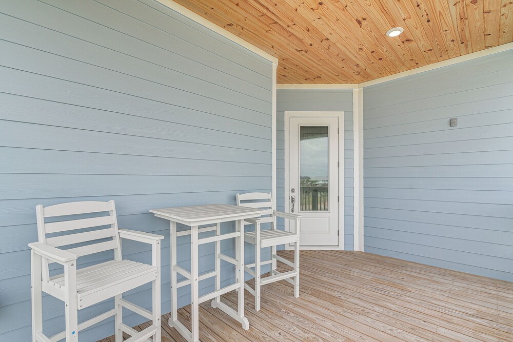 Walk to Beach: Galveston Gem w/ Pool Access