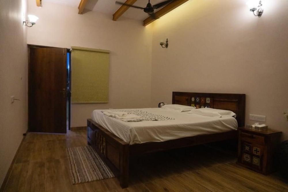 Sultanpur Resorts
