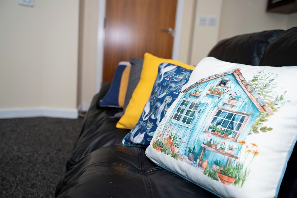 City Centre Location-family Friendly-free Parking