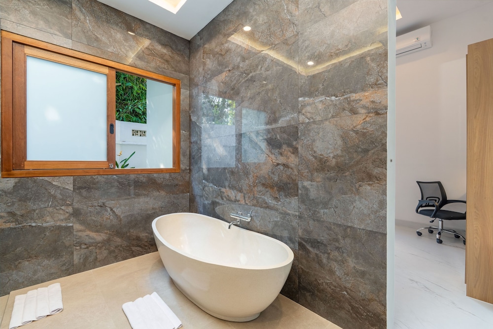 The Lingga Villas Ubud, Payangan - 15