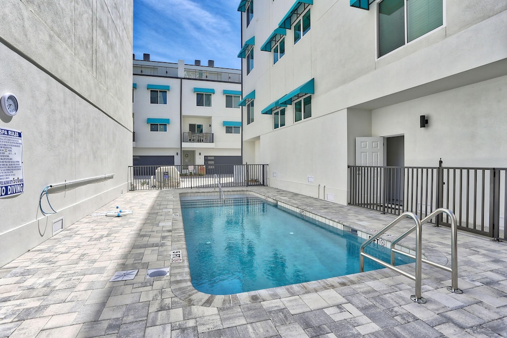 Azul Townhomes A1