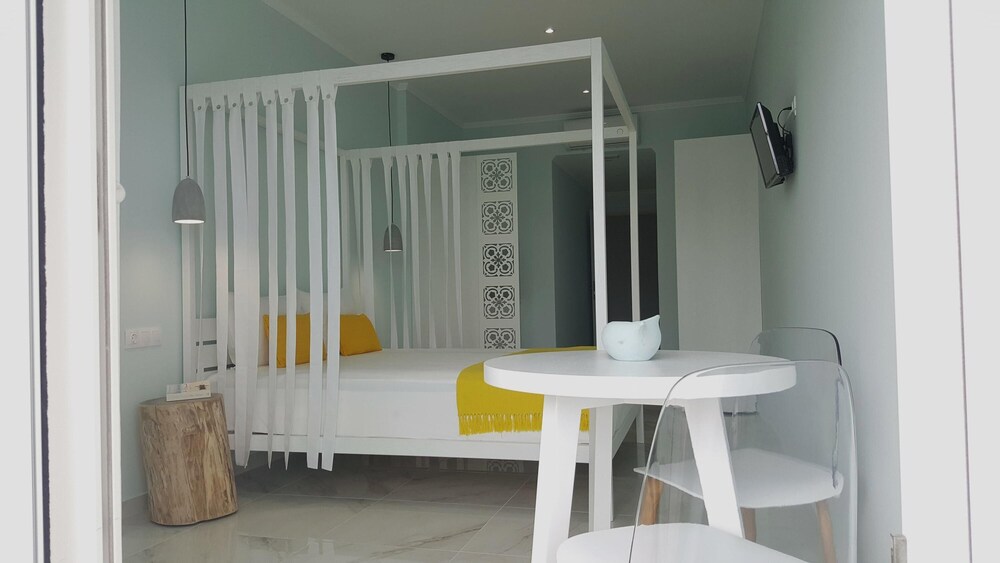 Mear Luxury Suite - The Ultimate Summer Nest view 3