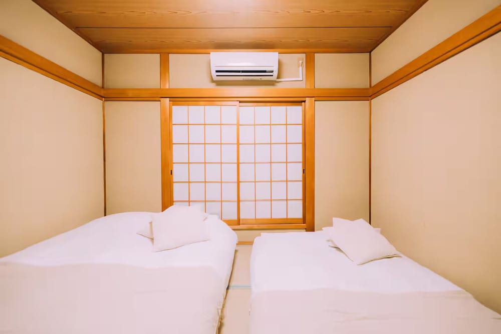 5BDR 1.5BA Osaka Castle House
