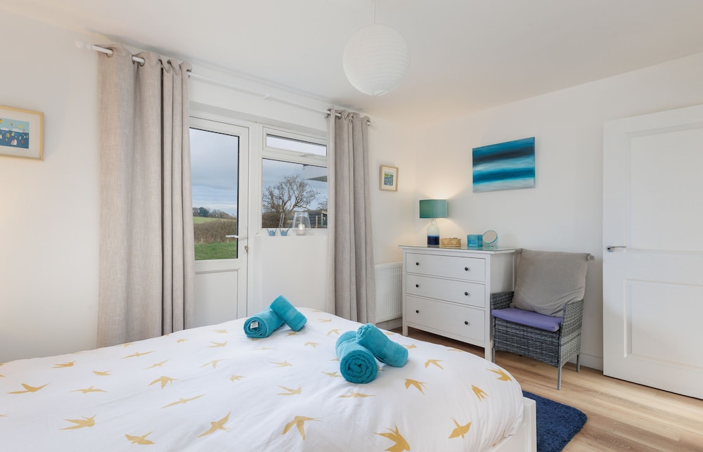 Sea Breeze Your Coastal Sanctuary in Sandown
