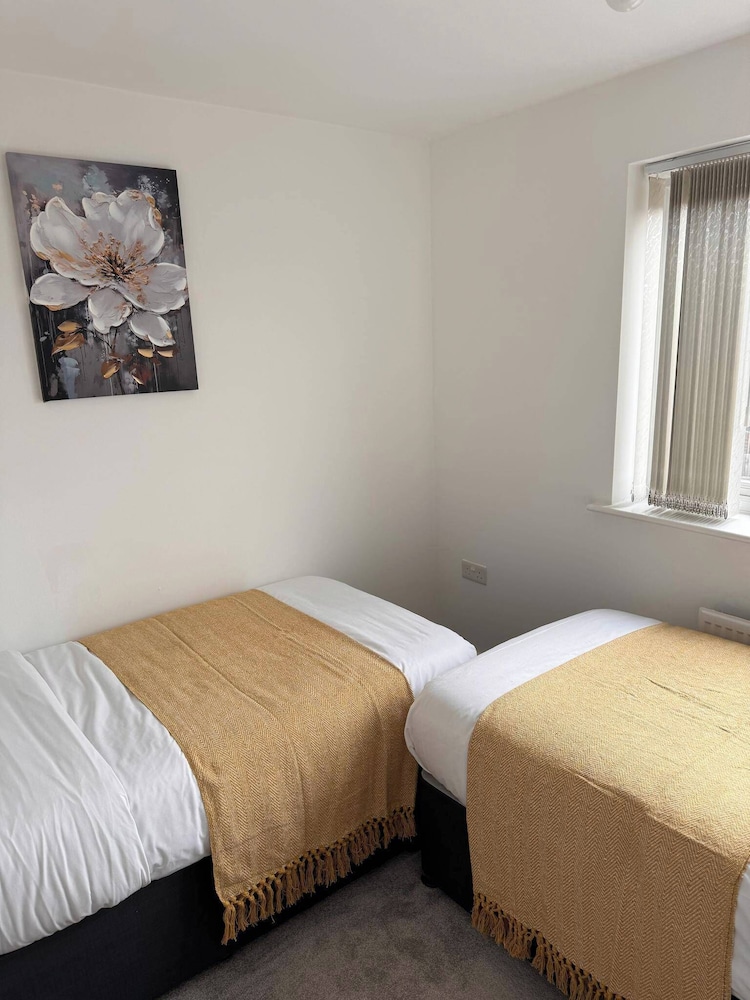 Coventry Chic City House - 3 Beds