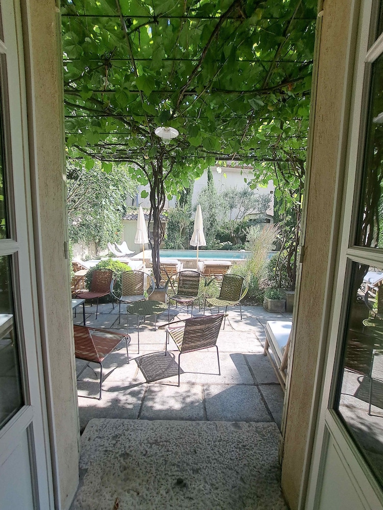 Villa Maillane 18th Century Residence Completely Renovated